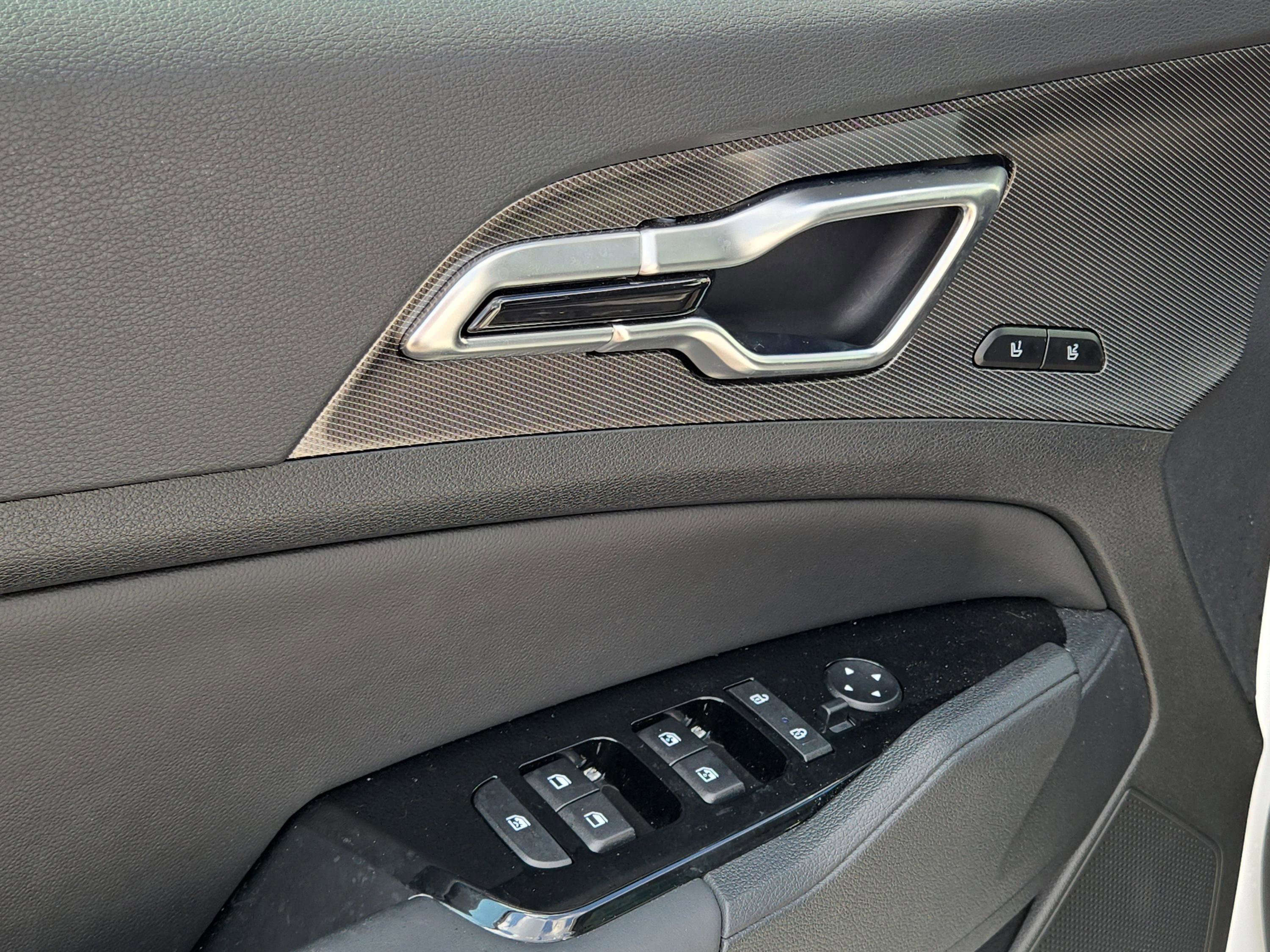 2025 Kia Sportage SX photo 18