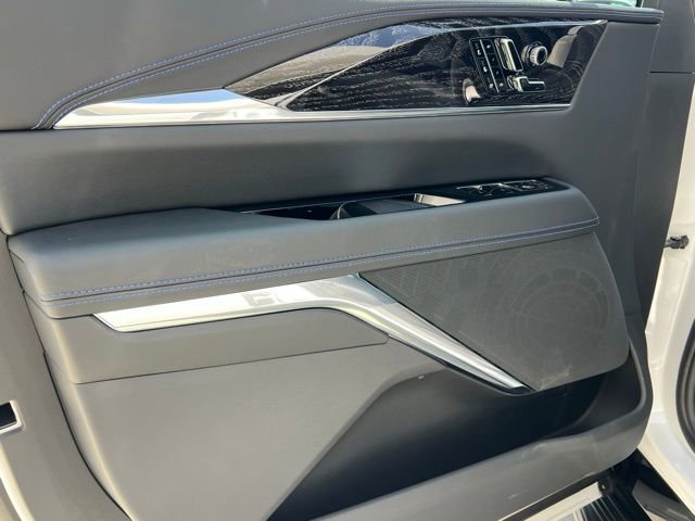 2025 Cadillac Escalade IQ Luxury photo 15