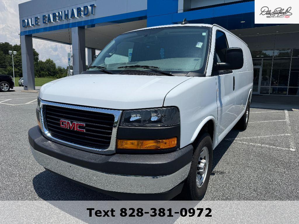 2022 GMC Savana Cargo Work Van's photo