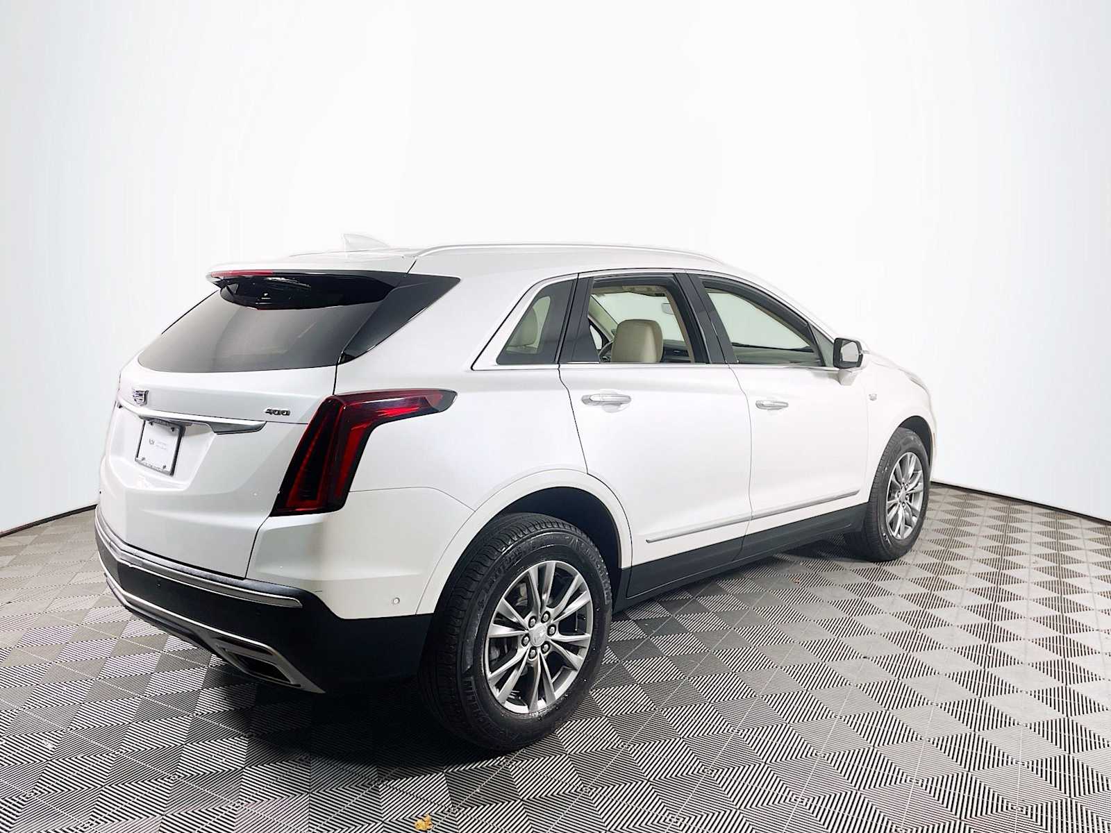 2021 Cadillac XT5 Premium Luxury photo 2
