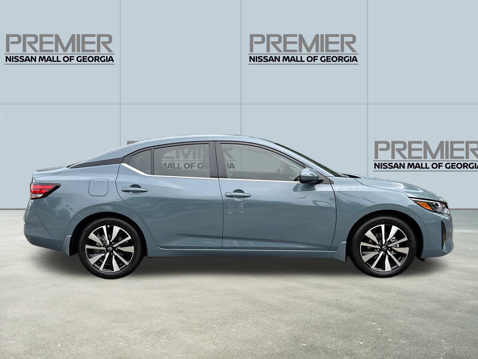 2025 Nissan Sentra SV photo 4