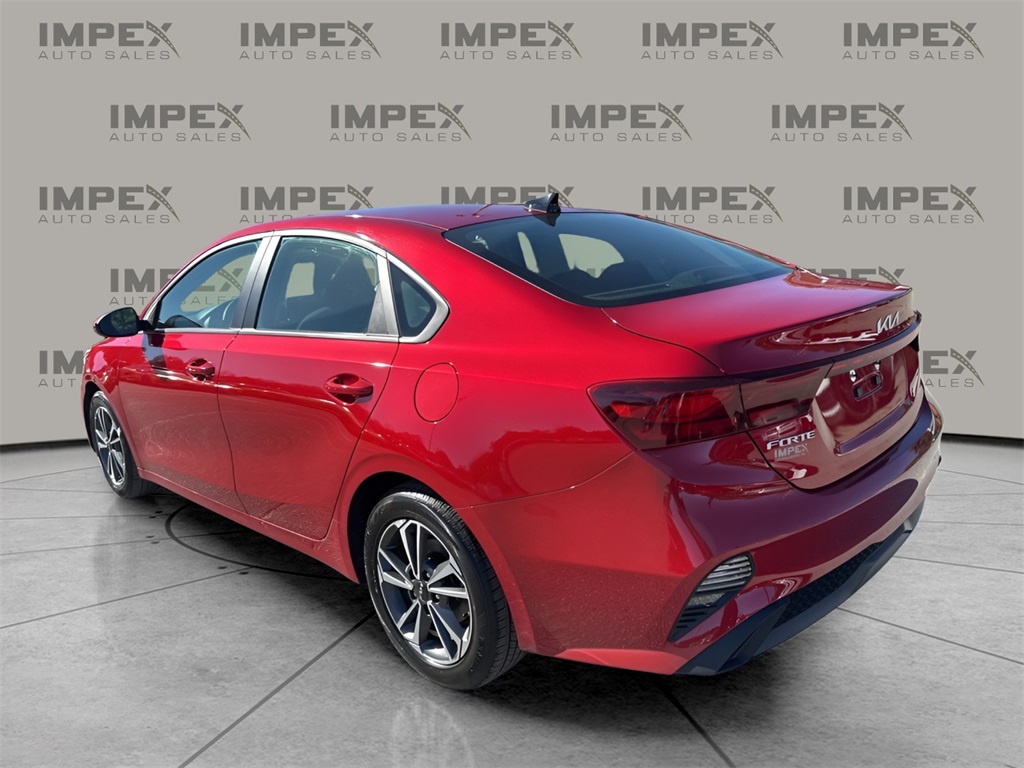 2024 Kia Forte LXS photo 3