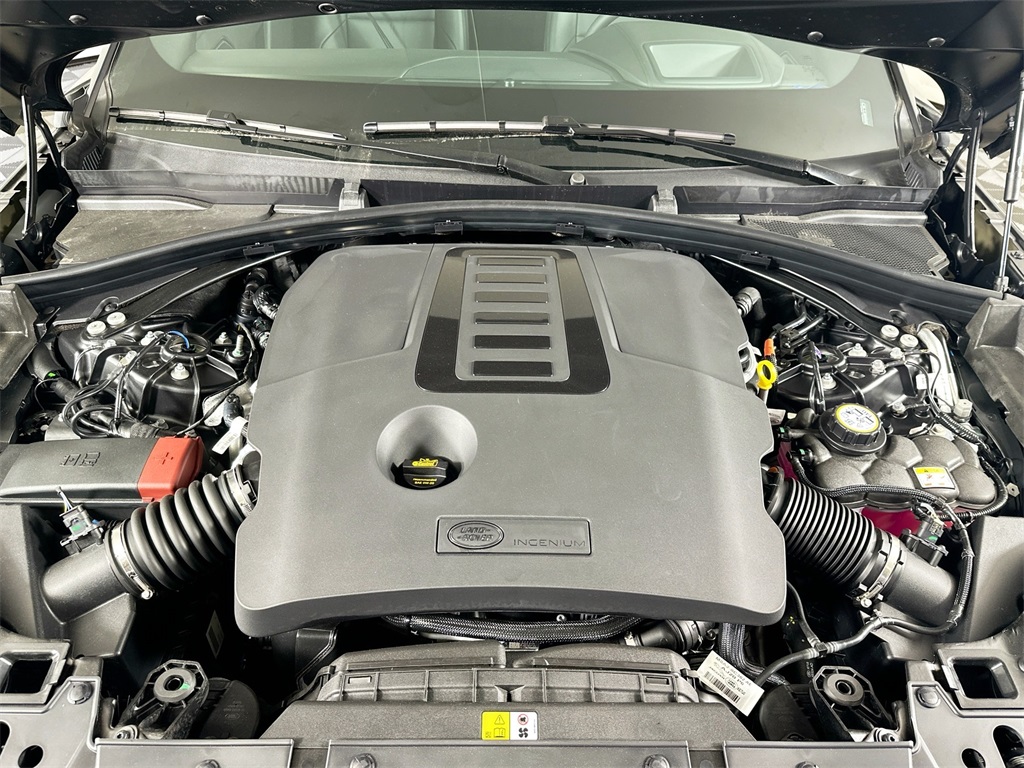 2026 Land Rover Range Rover Velar SE photo 23