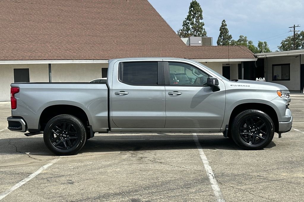 2026 Chevrolet Silverado 1500 RST photo 3
