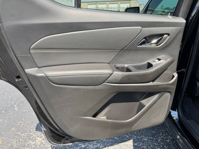 2021 Chevrolet Traverse Leather photo 11