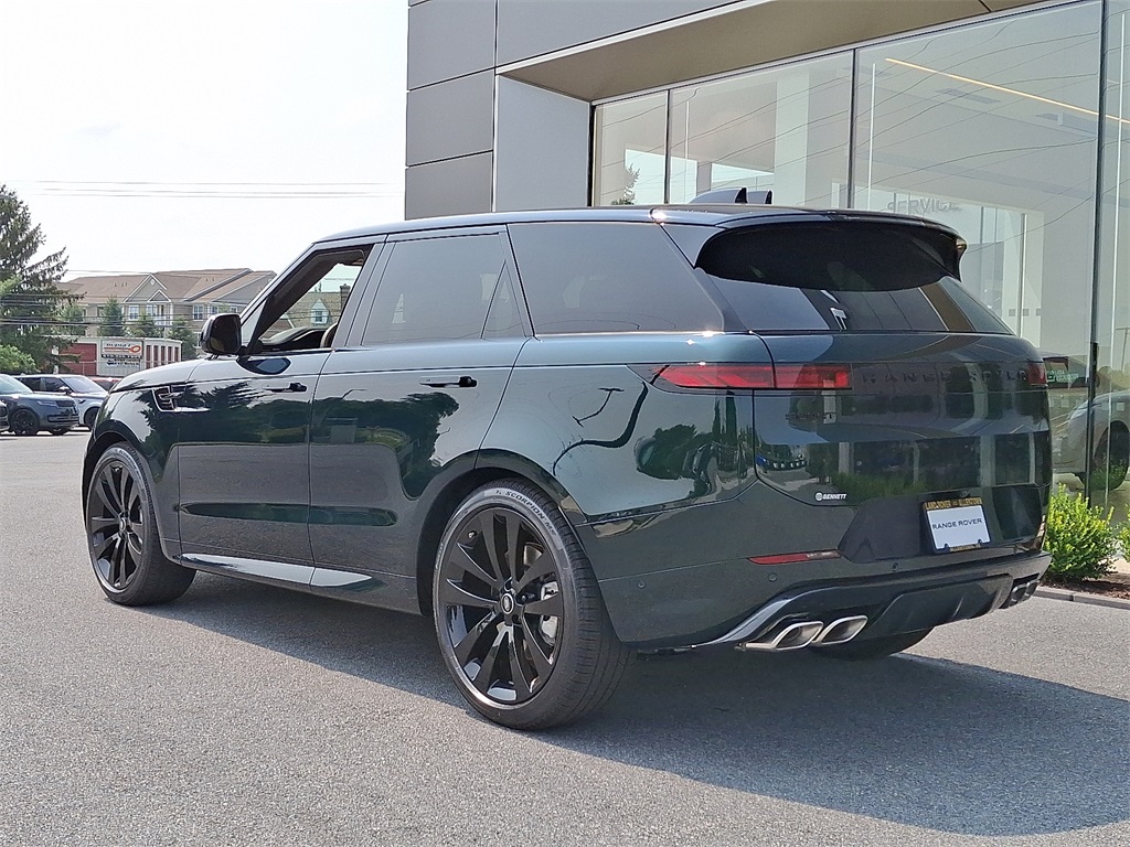2025 Land Rover Range Rover Sport SE photo 4
