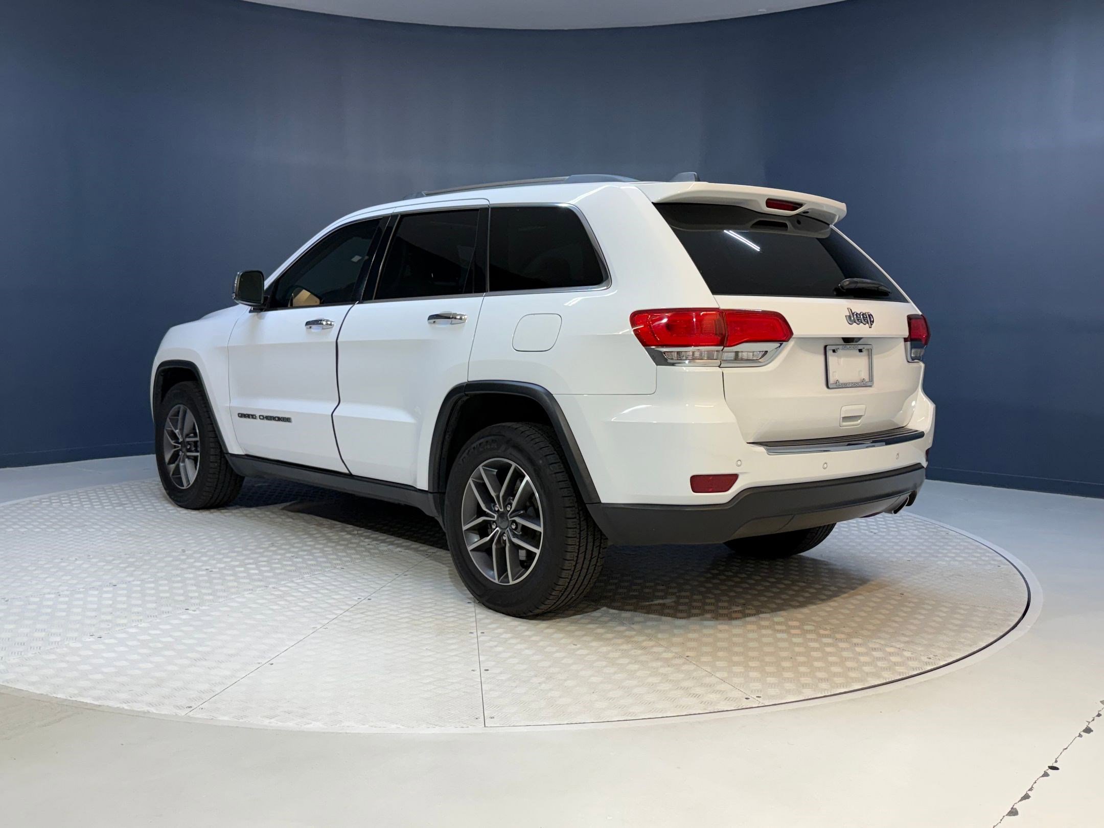 2020 Jeep Grand Cherokee Limited photo 2