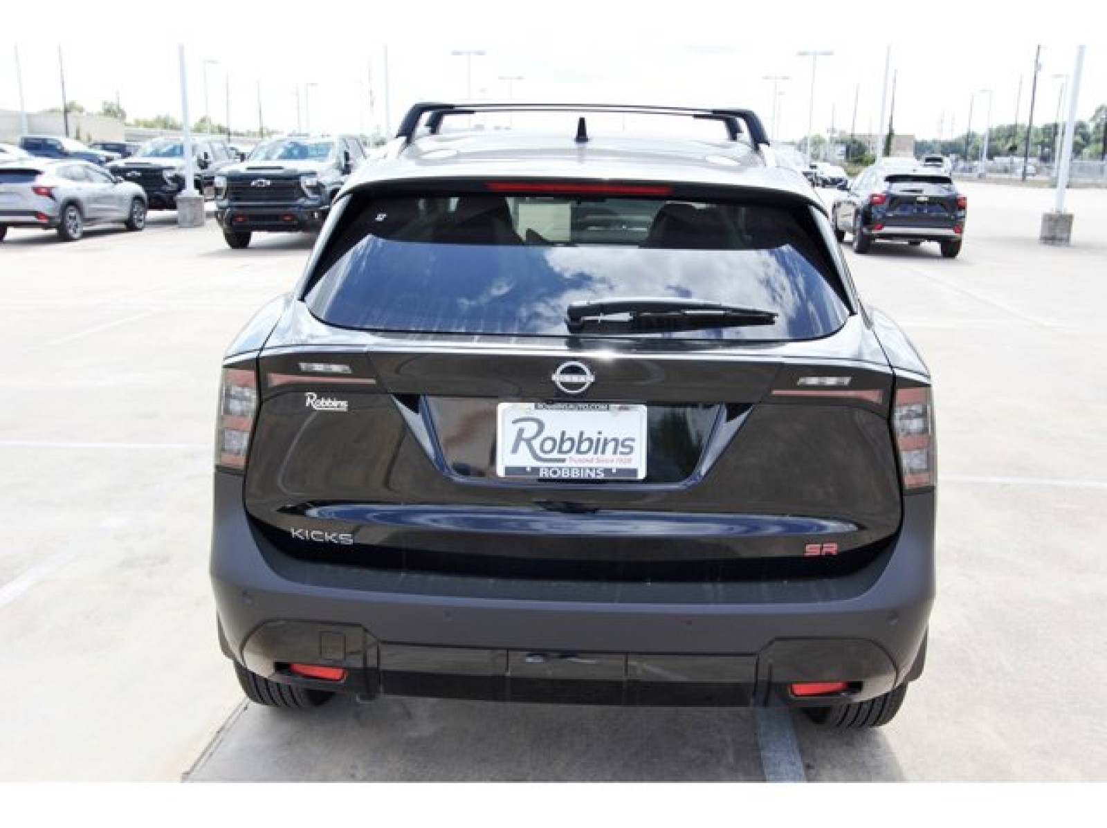 2026 Nissan Kicks SR photo 4