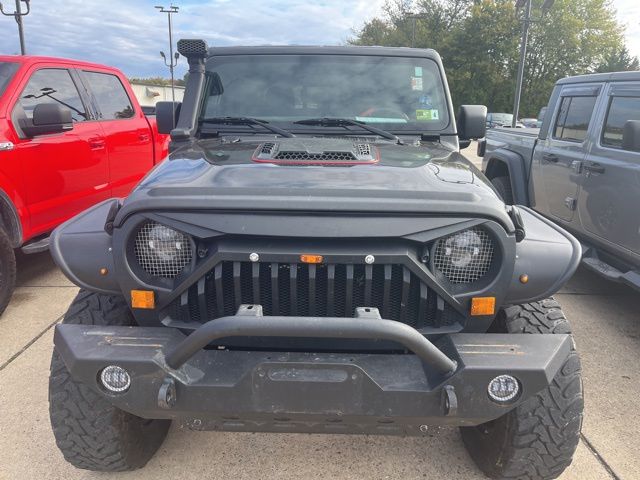 2021 Jeep Gladiator Sport photo 2