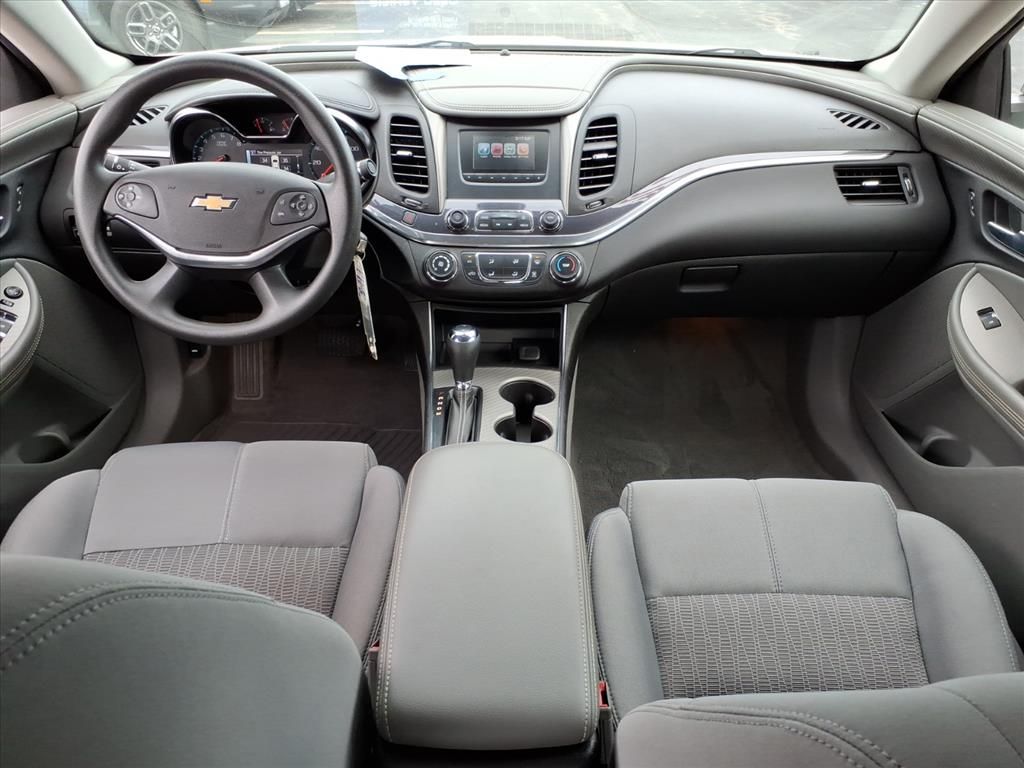 2017 Chevrolet Impala LS photo 4