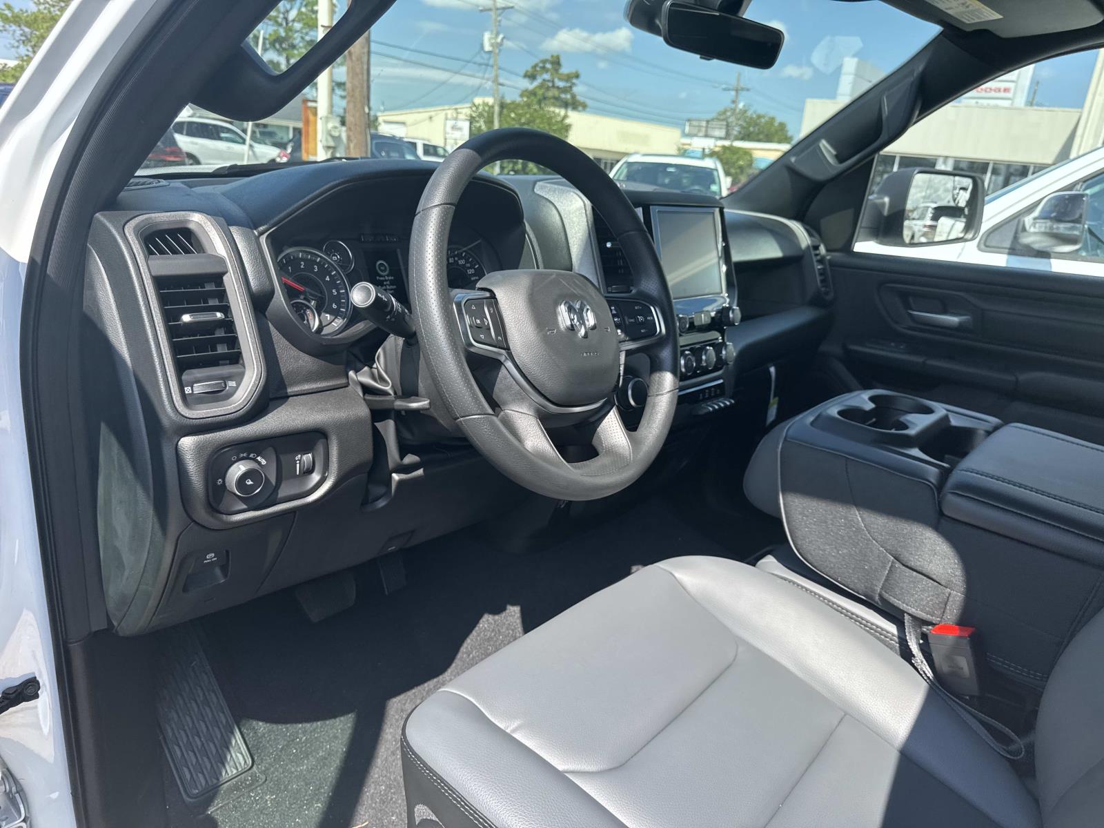 2025 Ram 1500 Tradesman photo 7