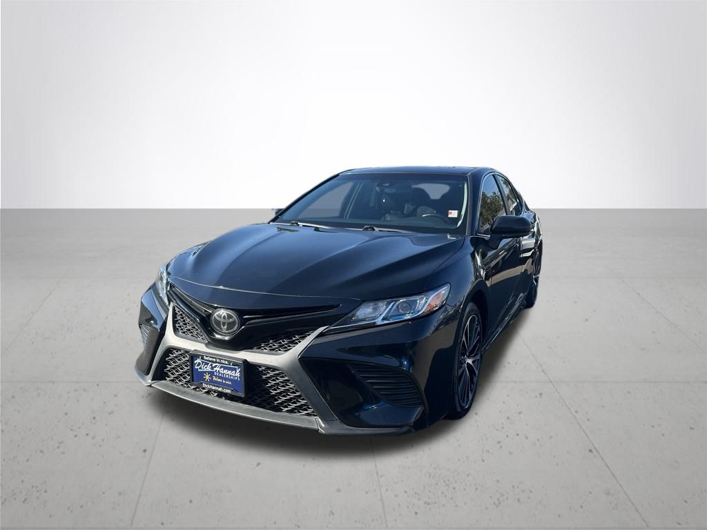 2018 Toyota Camry L photo 2