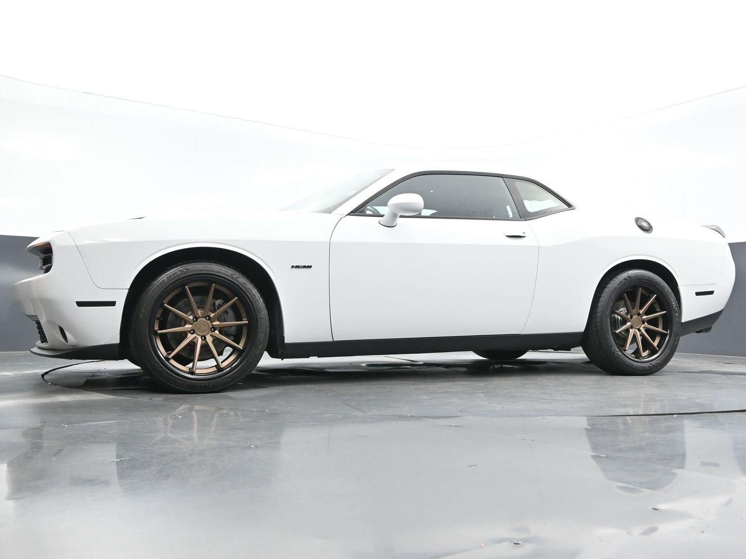 2018 Dodge Challenger R/T Plus photo 40
