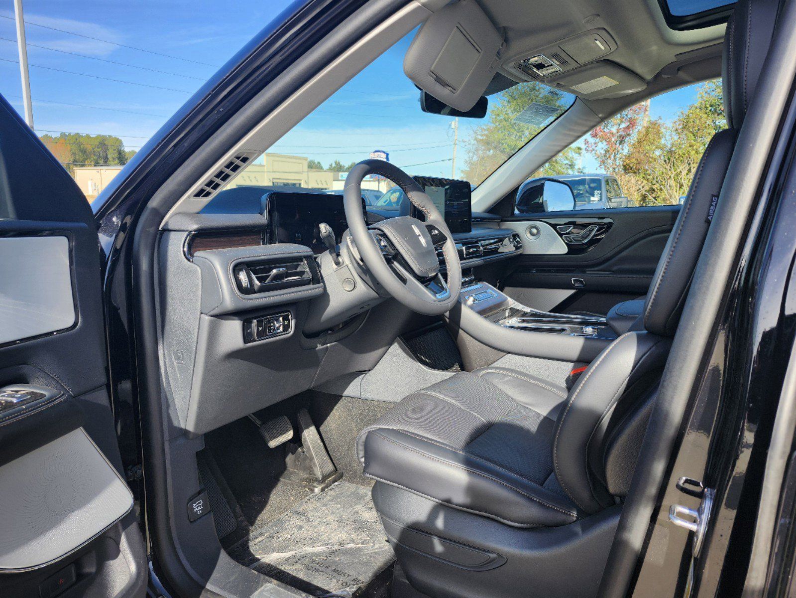 2025 Lincoln Aviator Reserve photo 3