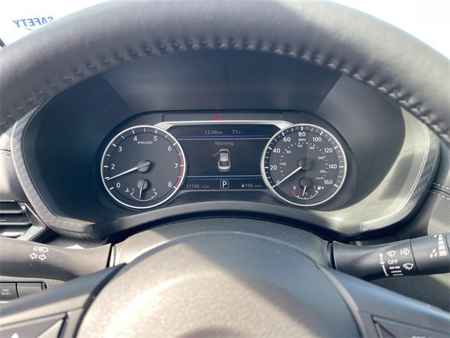 2023 Nissan Sentra SV photo 3