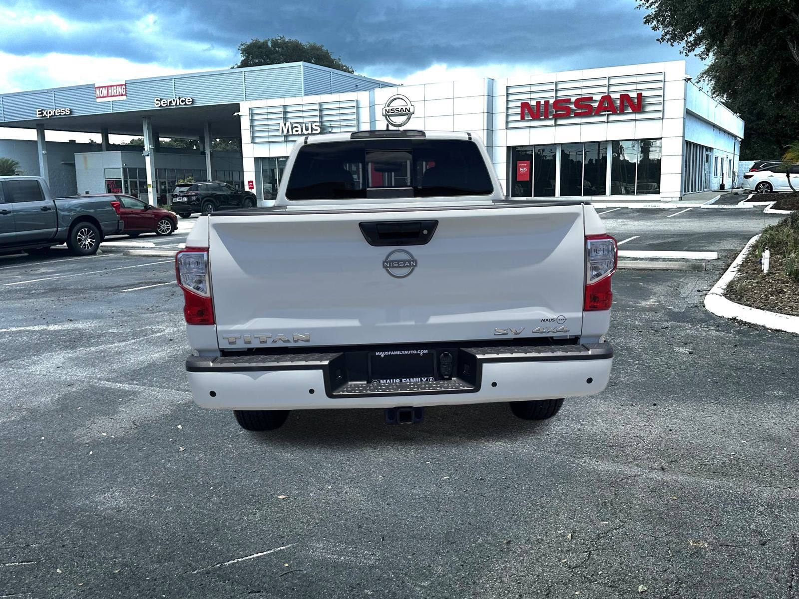 2024 Nissan Titan SV photo 3