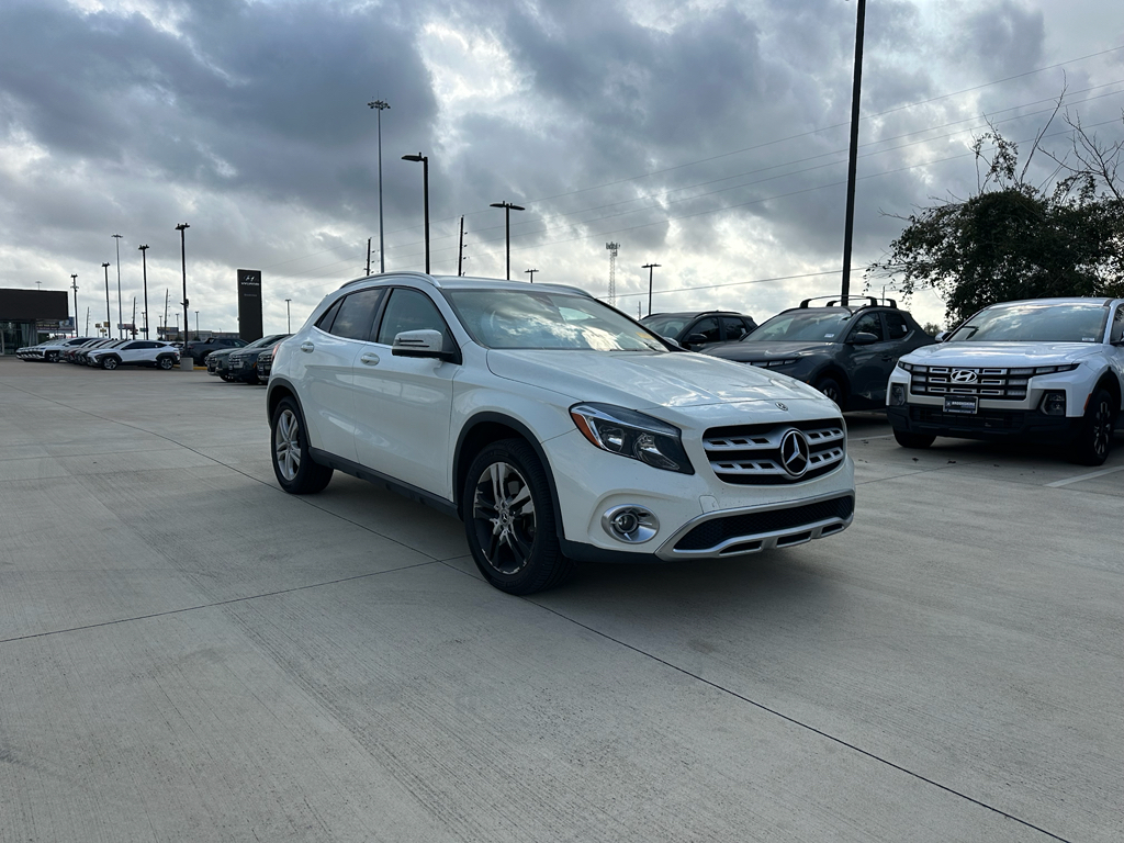 2018 Mercedes Benz GLA 250 photo 2