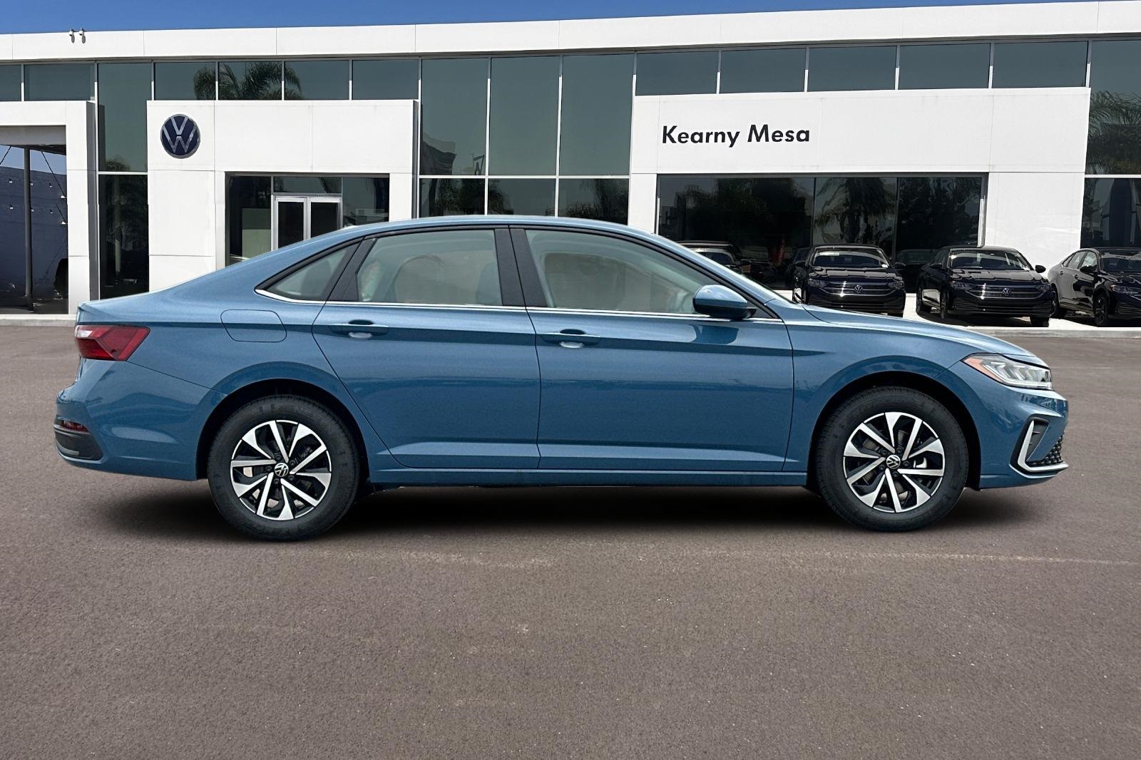2025 Volkswagen Jetta 1.5T S photo 3