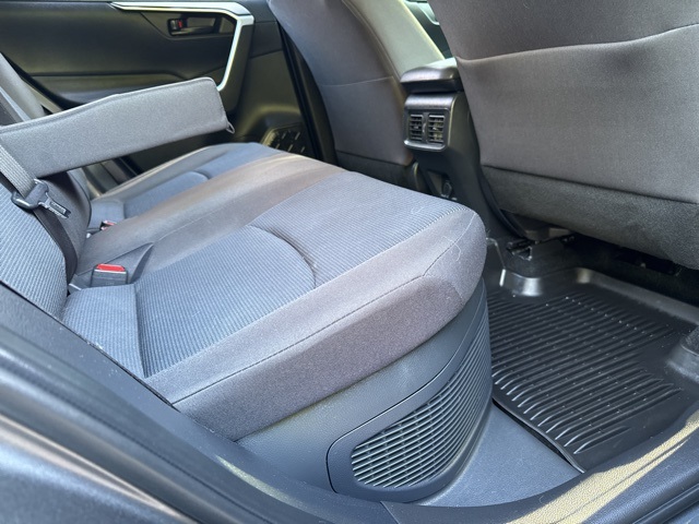 2022 Toyota RAV4 Hybrid LE photo 10
