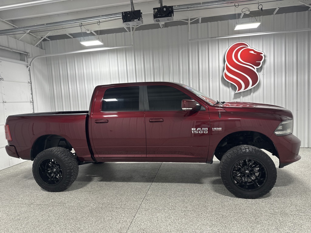 PreOwned 2017 Ram 1500 Sport 4D Crew Cab in Evansville 608923