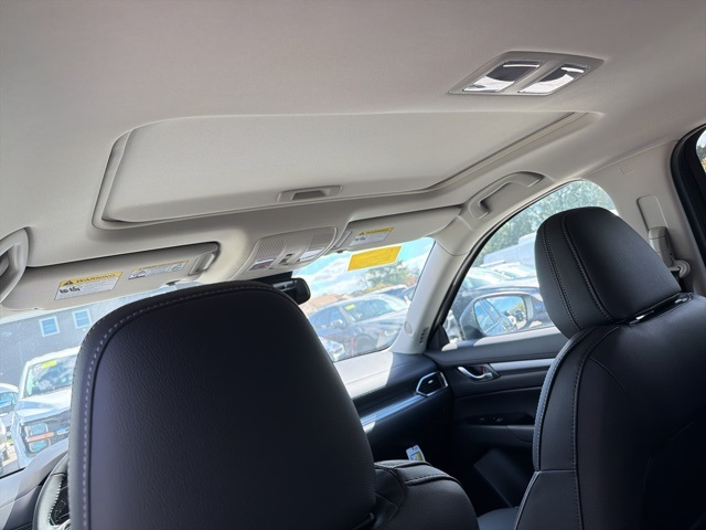 2025 Mazda CX-5 2.5 S Preferred photo 8