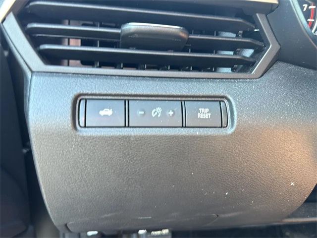 2023 Nissan Altima 2.5 SV photo 10