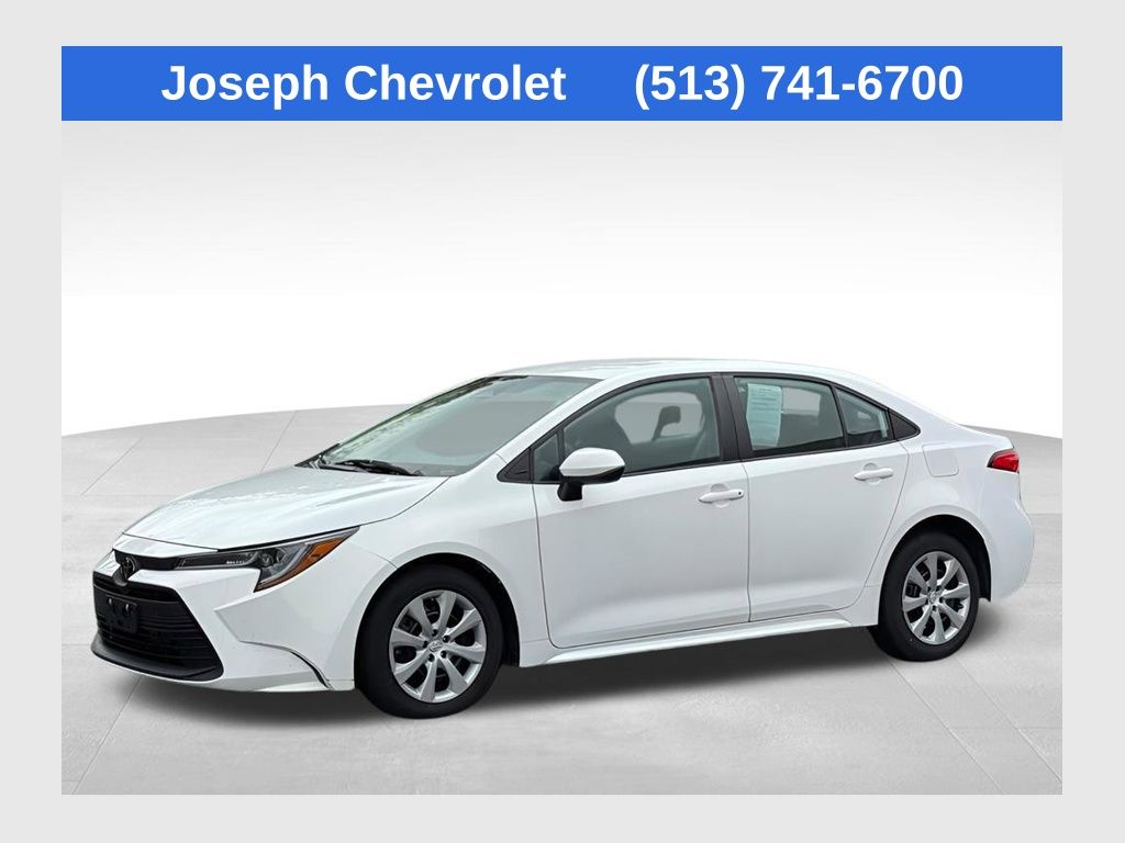 2023 Toyota Corolla LE's photo