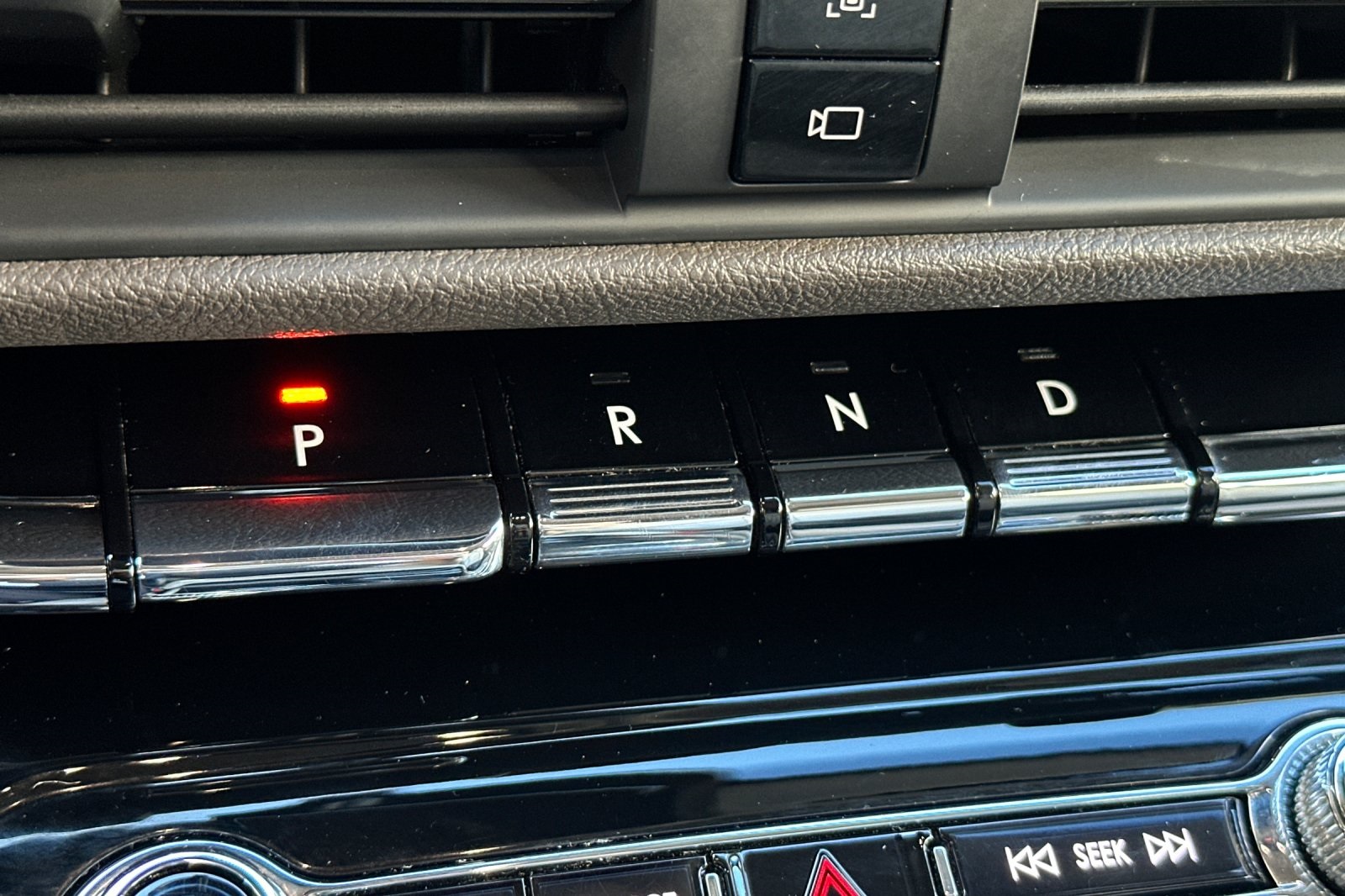 2022 Lincoln Corsair Standard photo 20
