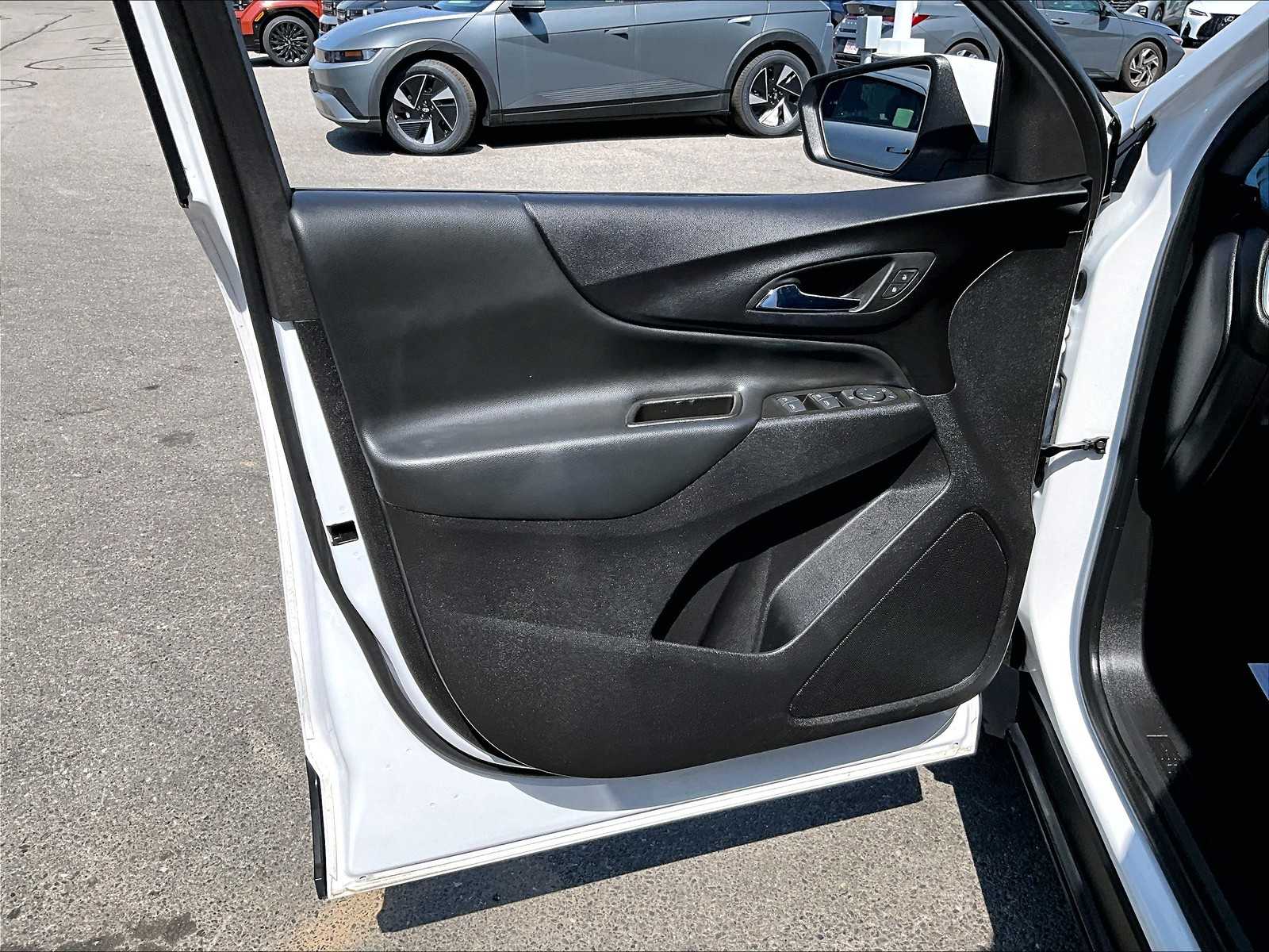 2023 Chevrolet Equinox LT photo 9