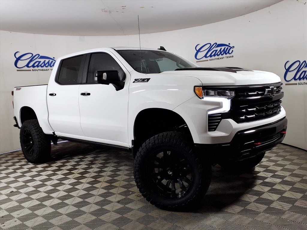 2026 Chevrolet Silverado LT's photo