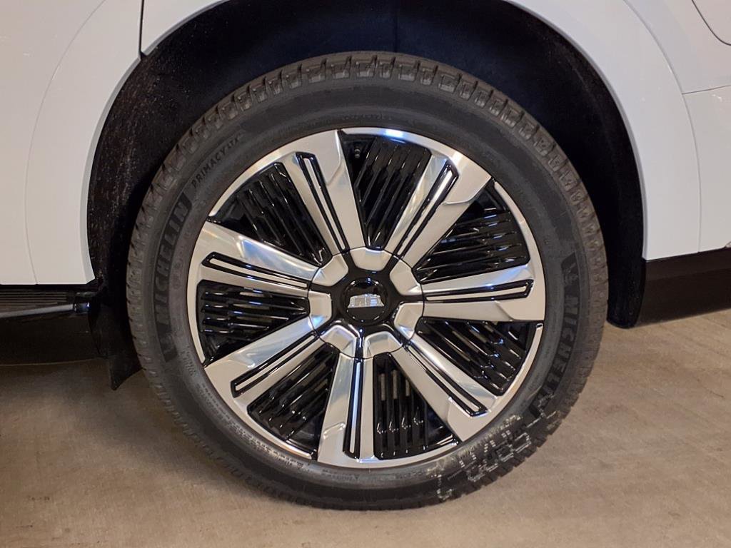 2025 Cadillac Escalade IQ Luxury photo 8