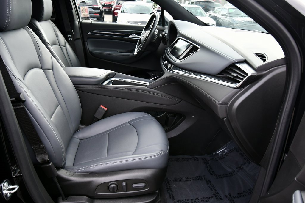 2022 Buick Enclave Essence photo 17