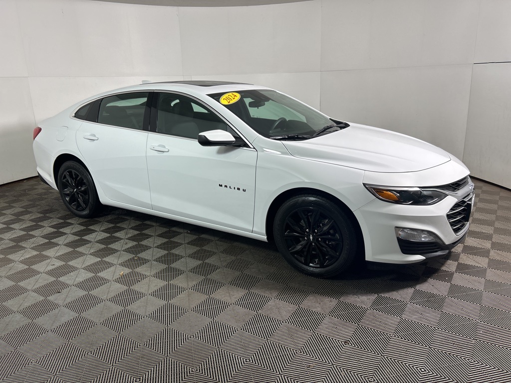 2024 Chevrolet Malibu 1LT photo 3