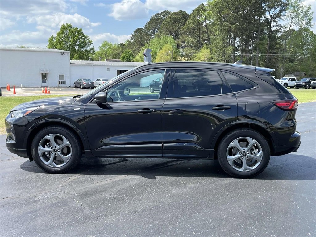 2024 Ford Escape ST-Line photo 4