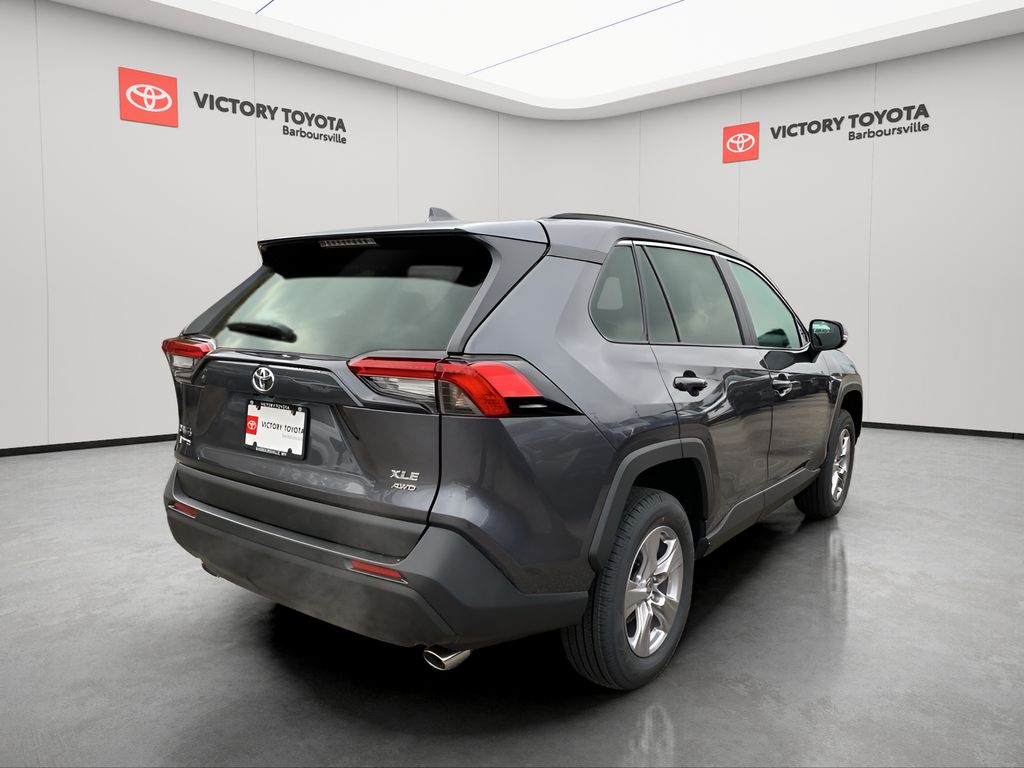 2025 Toyota RAV4 XLE photo 3