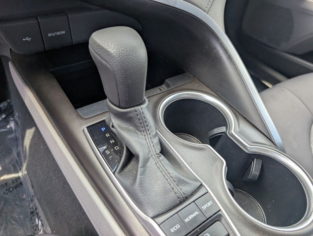 2023 Toyota Camry LE photo 12