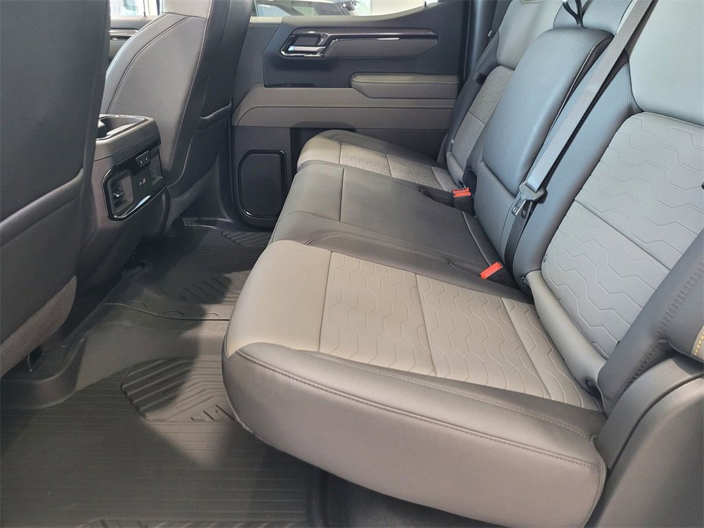 2025 Chevrolet Silverado 1500 ZR2 photo 4