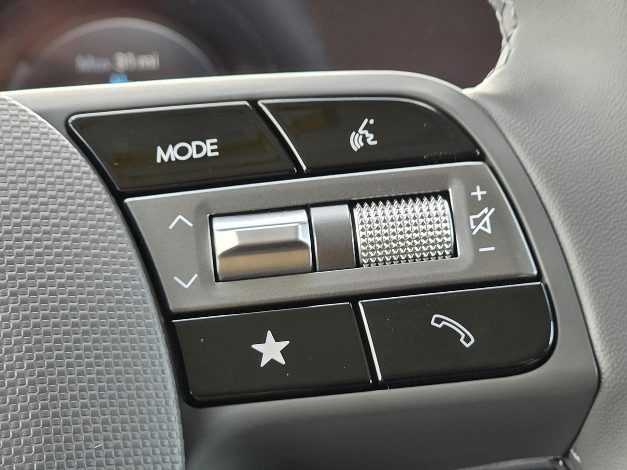2025 Hyundai Ioniq 5 SE Standard Range photo 28