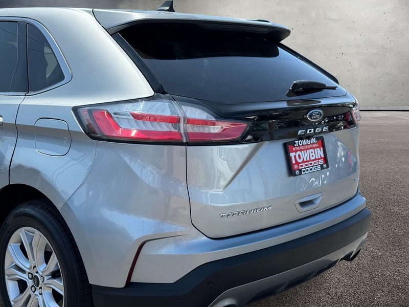 2023 Ford Edge Titanium photo 5