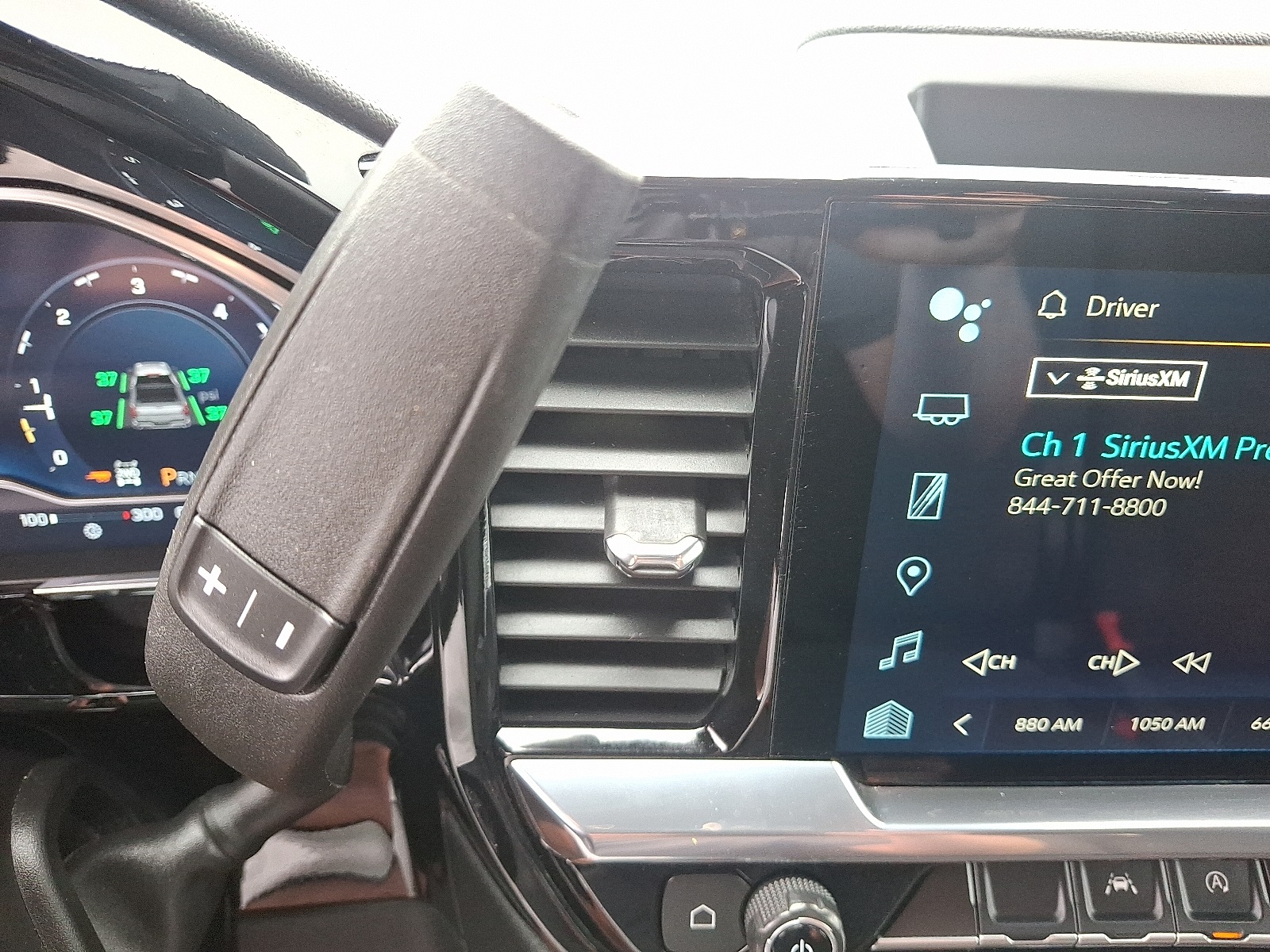 2022 Chevrolet Silverado 1500 LT photo 14