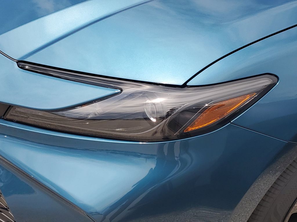2025 Toyota Camry LE photo 11