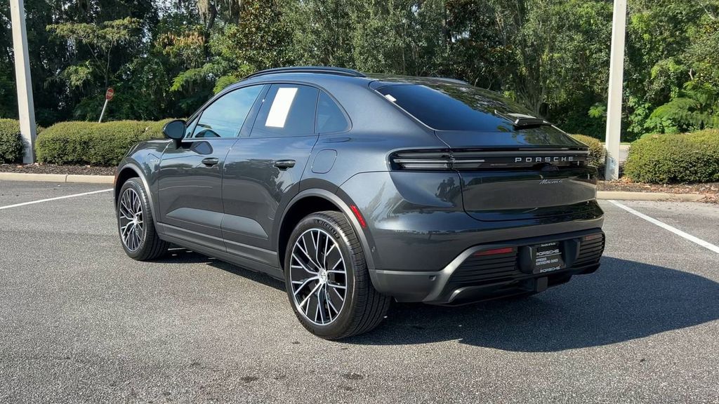 2024 Porsche Macan Electric 4 photo 6
