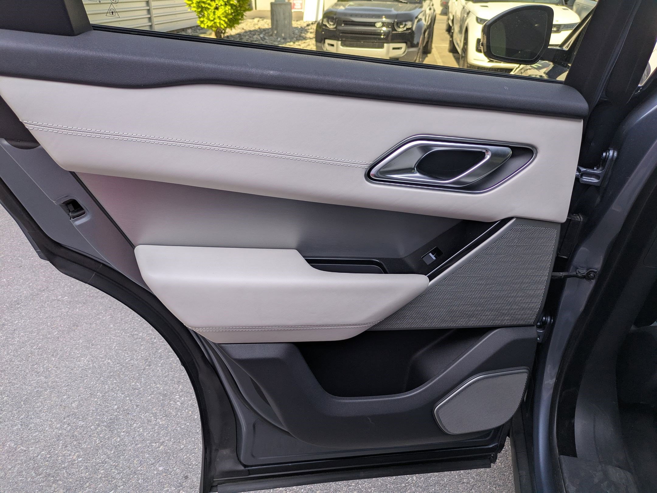 2020 Land Rover Range Rover Velar R-Dynamic HSE photo 29
