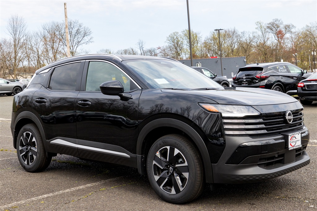 2025 Nissan Kicks SV photo 3