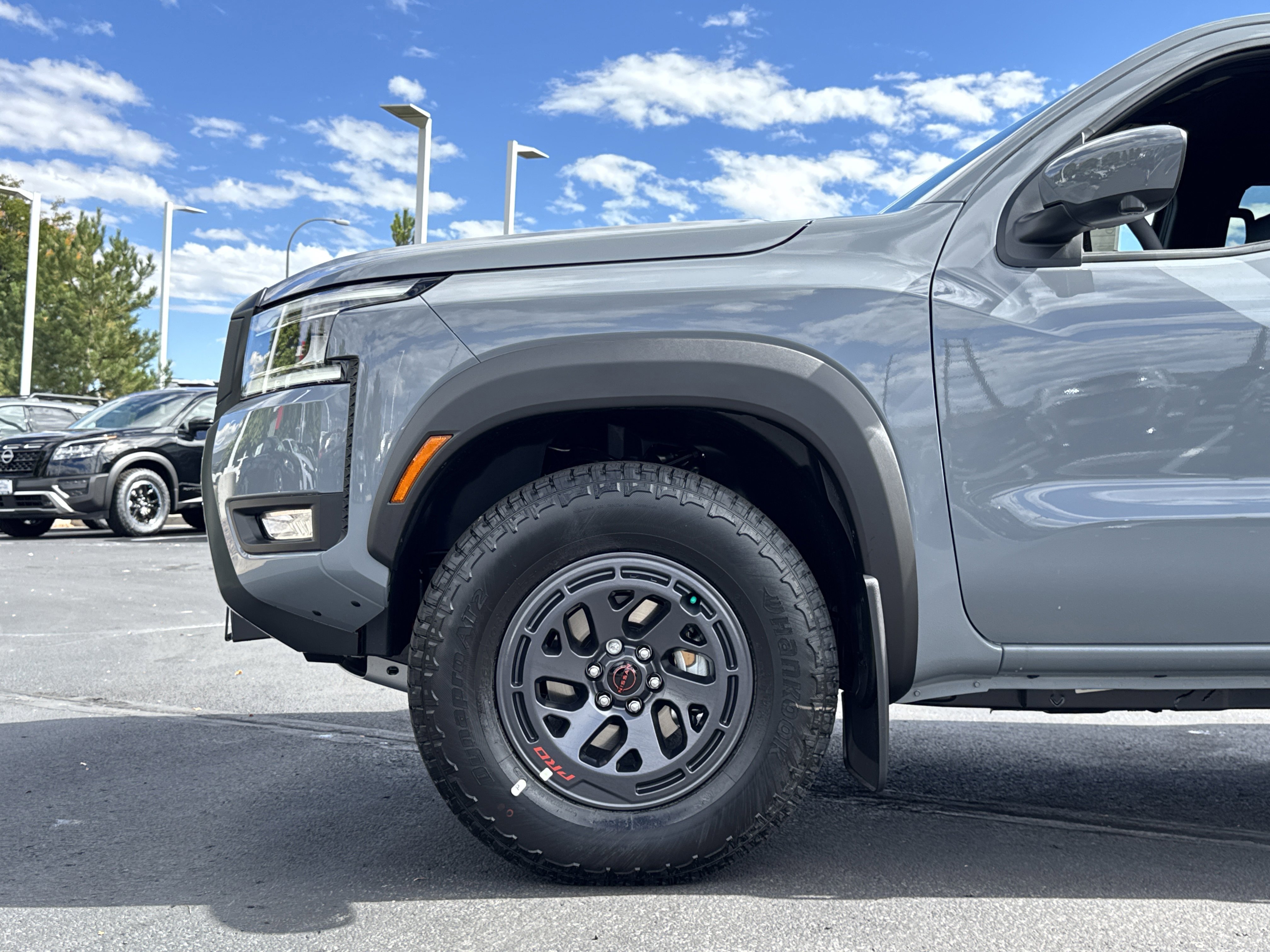 2025 Nissan Frontier PRO-4X photo 2