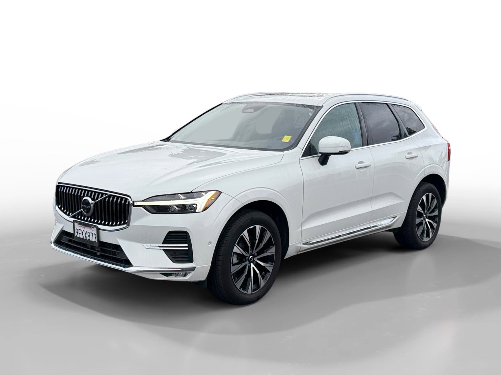 2023 Volvo XC60 Plus's photo