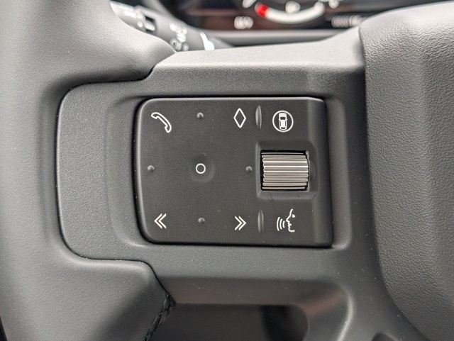 2025 Land Rover Defender 110 S photo 22