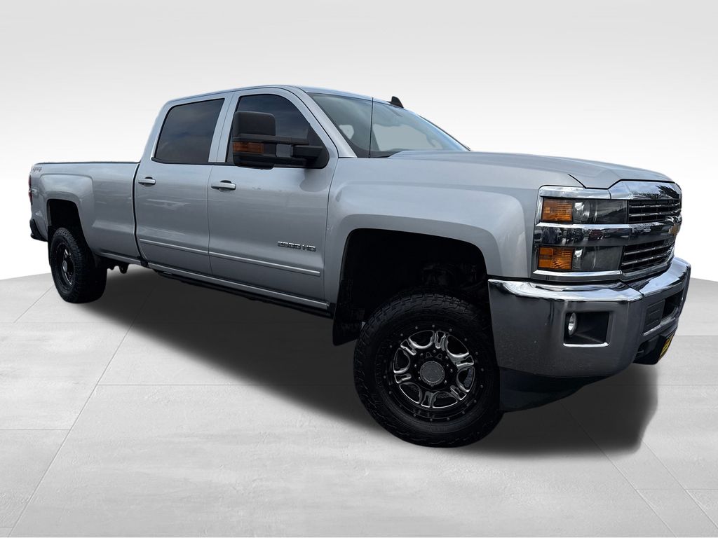 2017 Chevrolet Silverado HD LT's photo