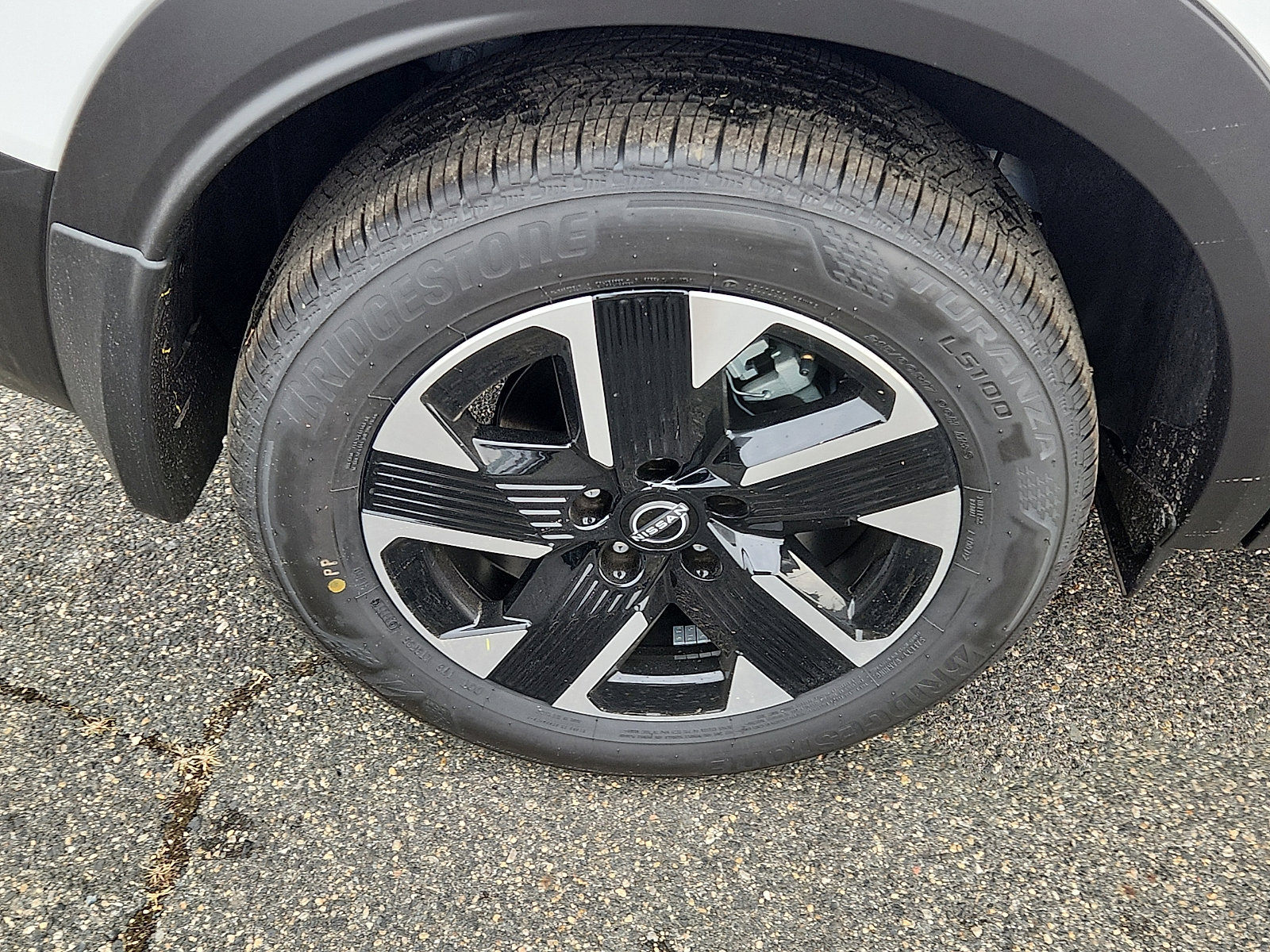 2026 Nissan Kicks SV photo 2