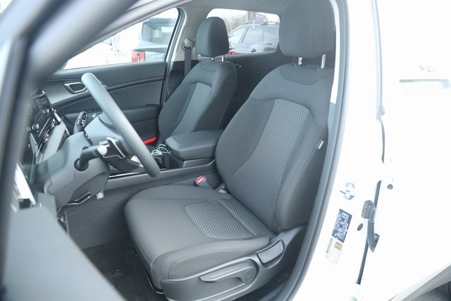 2025 Kia Sportage Hybrid LX photo 2